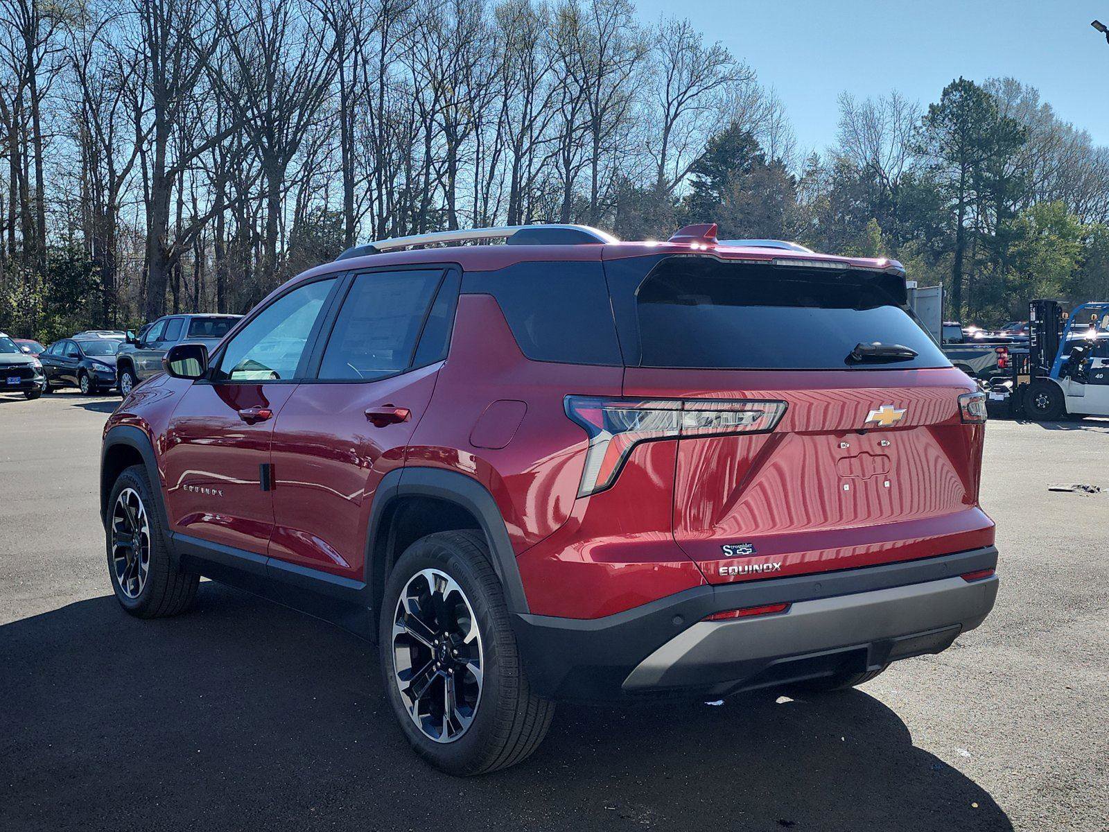 New 2026 Chevrolet Equinox LT w/ Convenience Package II image 3