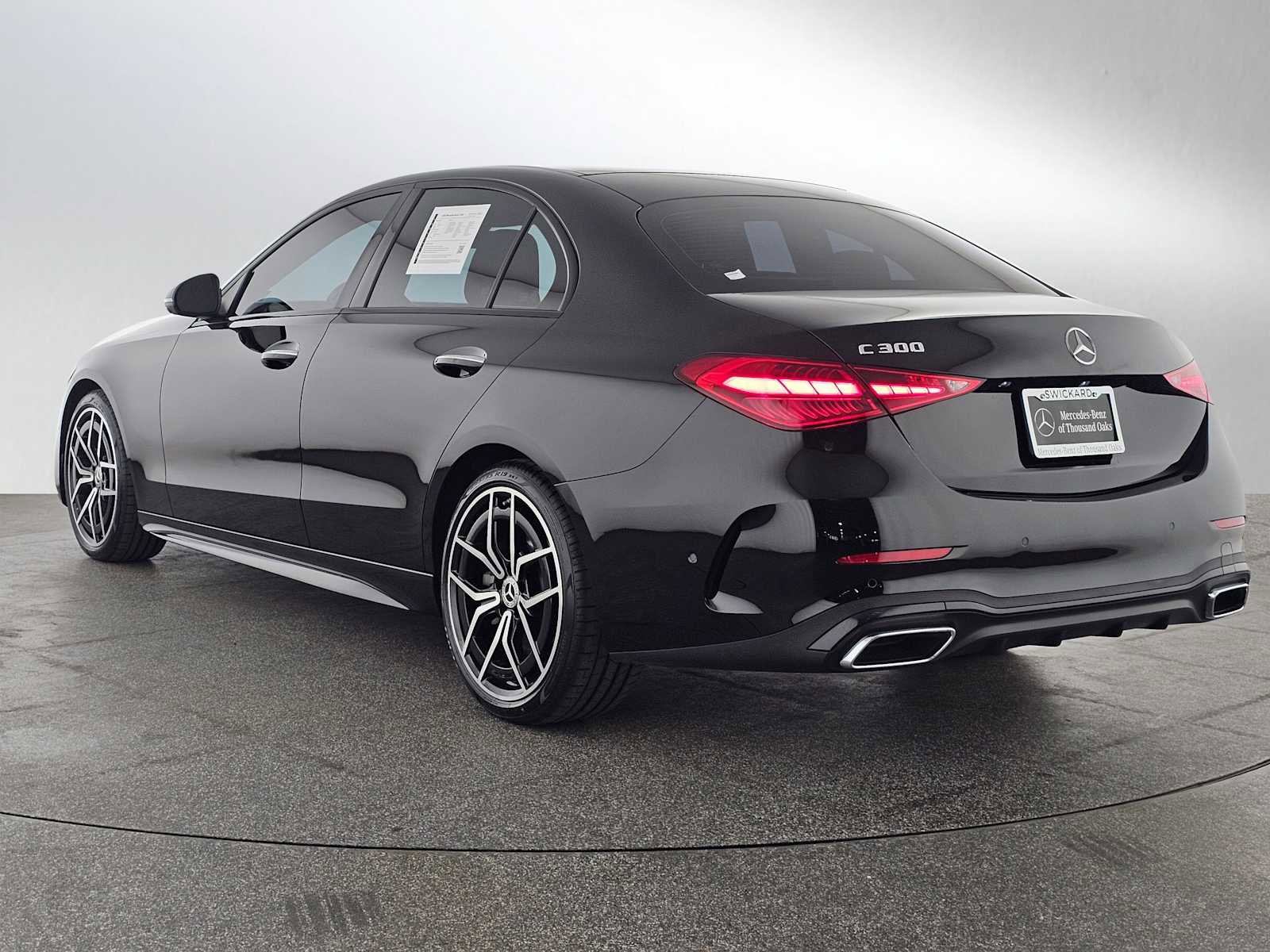 Used 2023 Mercedes-Benz C 300 Sedan image 5