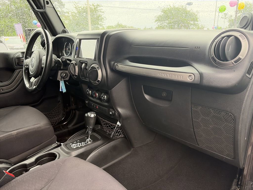 Used 2013 Jeep Wrangler Sport AWD/4WD image 27