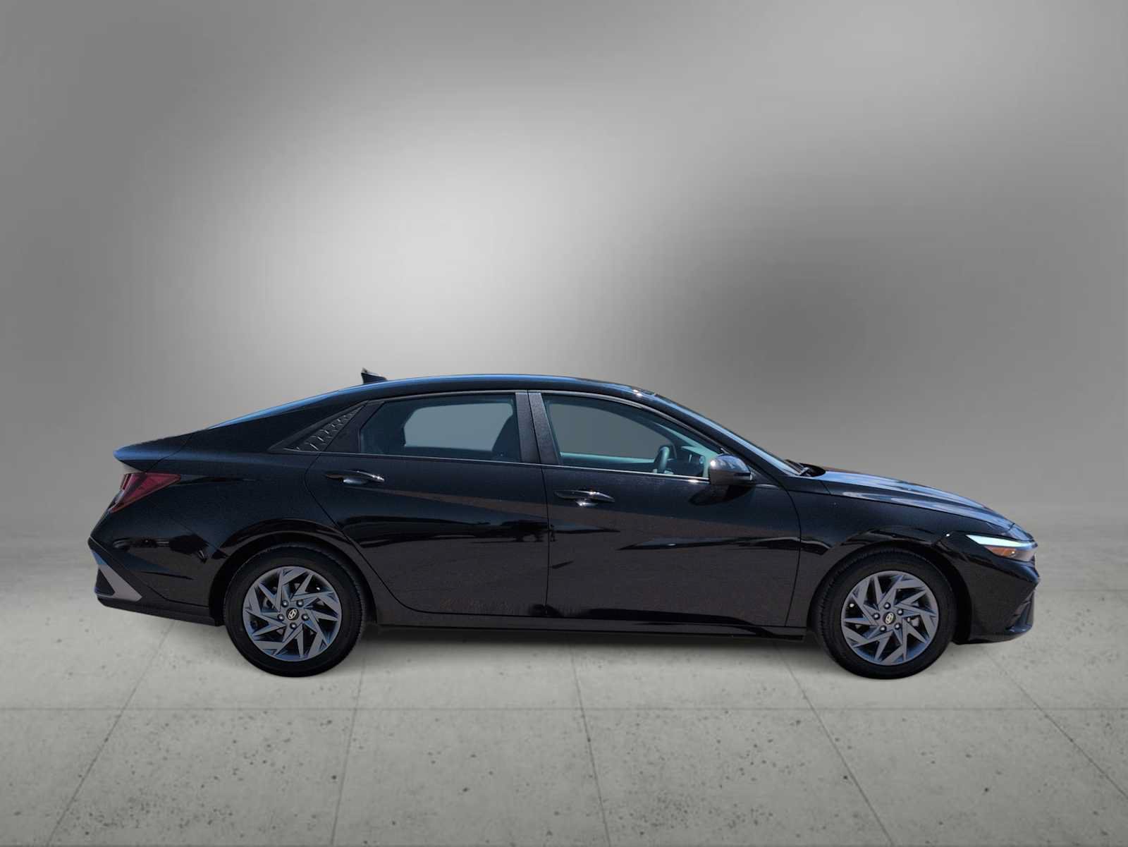 Certified 2024 Hyundai Elantra SEL FWD image 9