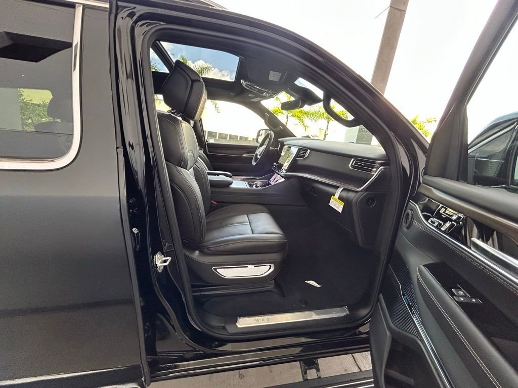 Used 2024 Jeep Grand Wagoneer L 4WD w/ HD Trailer Tow Package image 28