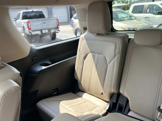 Used 2023 Ford Expedition Limited AWD/4WD image 25