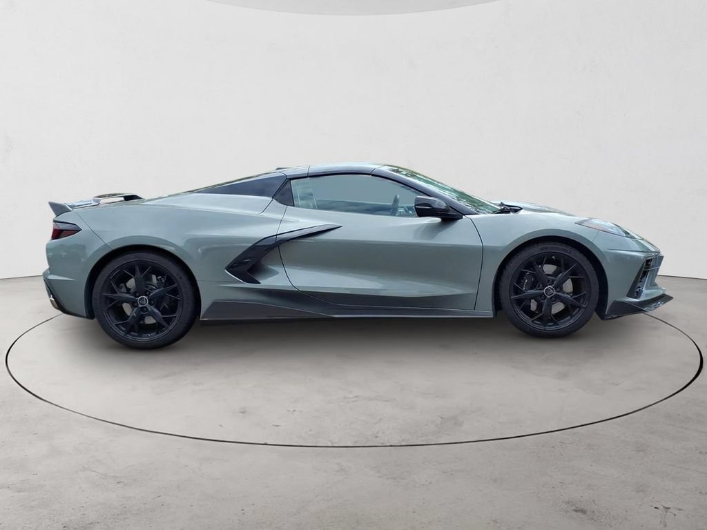 Used 2022 Chevrolet Corvette Stingray Premium Conv w/ Z51 Performance Package RWD image 4
