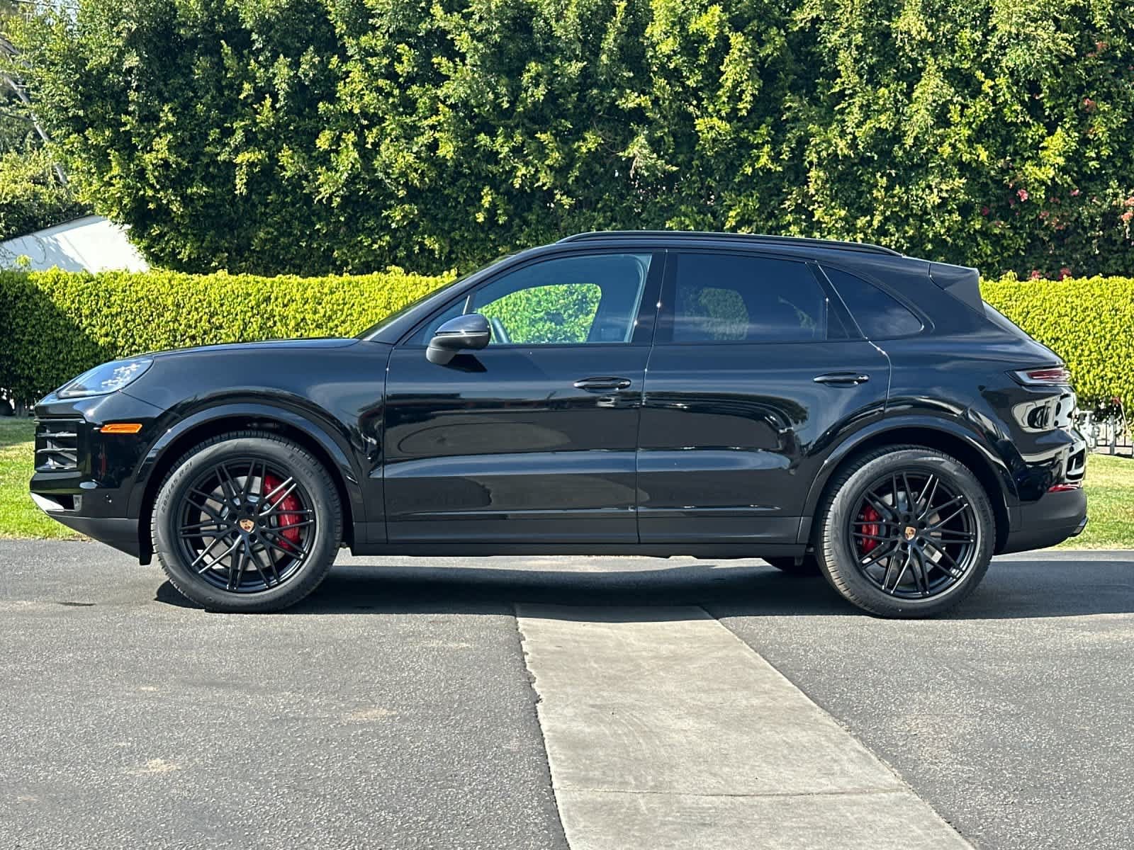 New 2026 Porsche Cayenne S AWD/4WD image 2