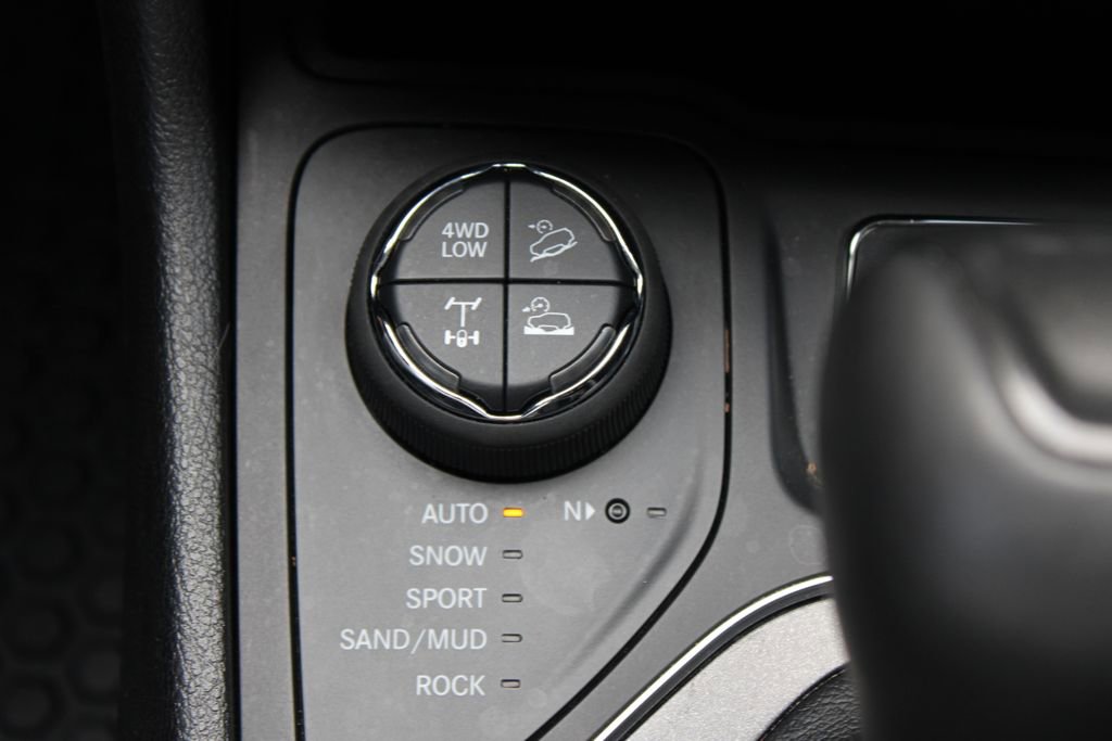 Used 2020 Jeep Cherokee Trailhawk w/ Trailer Tow Group image 50