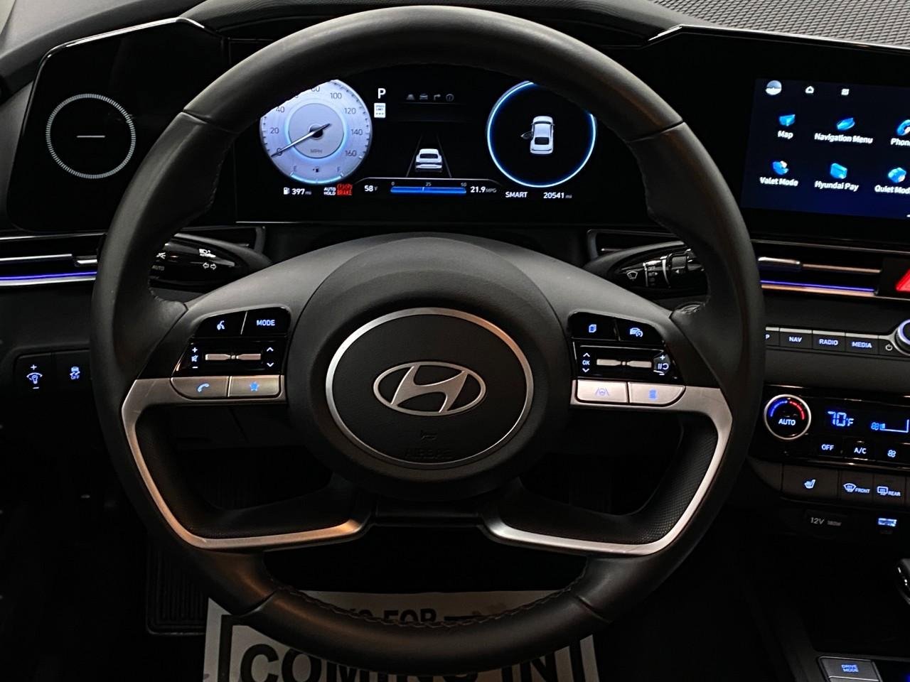 Used 2025 Hyundai Elantra SEL image 14