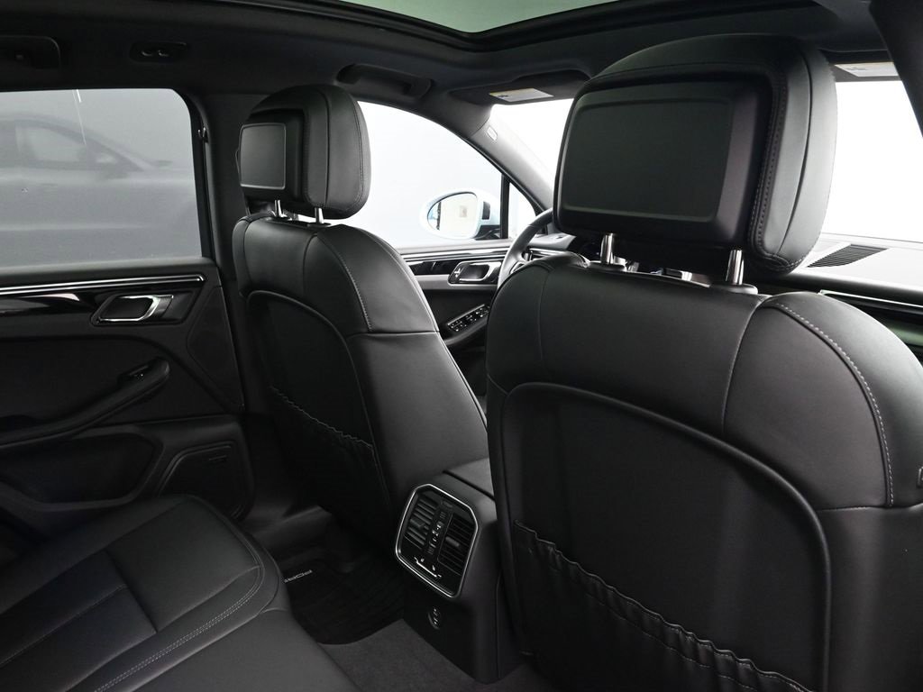 New 2025 Porsche Macan image 7