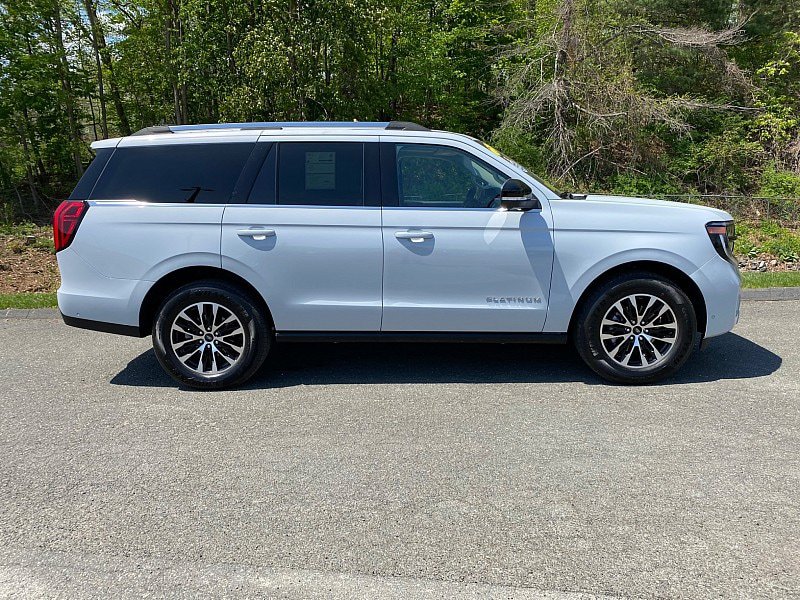 Certified 2025 Ford Expedition Platinum AWD/4WD image 5