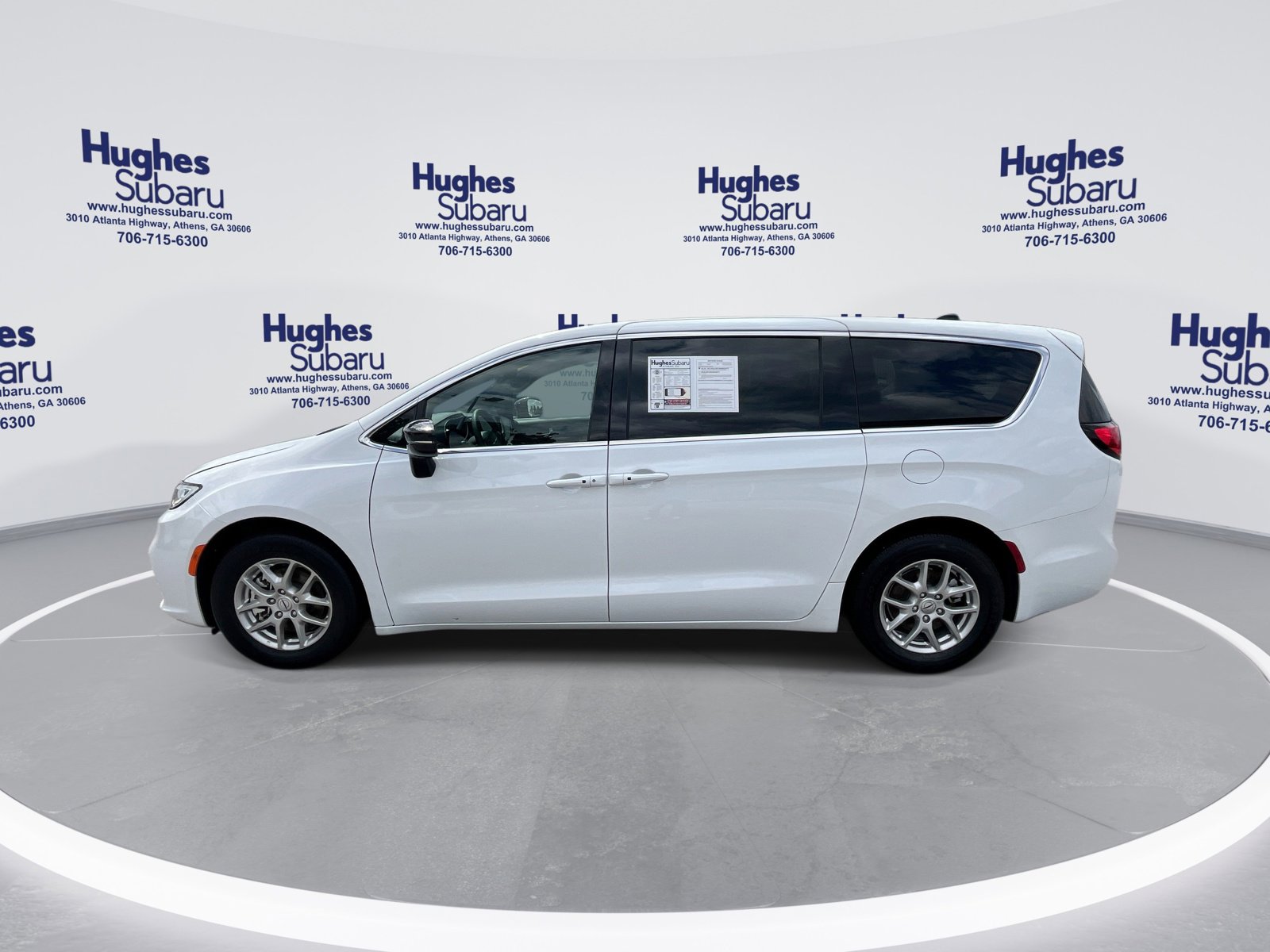 Used 2025 Chrysler Pacifica Select FWD image 1