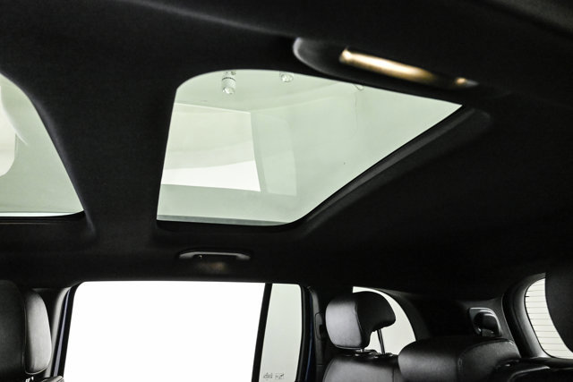 Used 2021 Mercedes-Benz GLB 250 4MATIC image 22