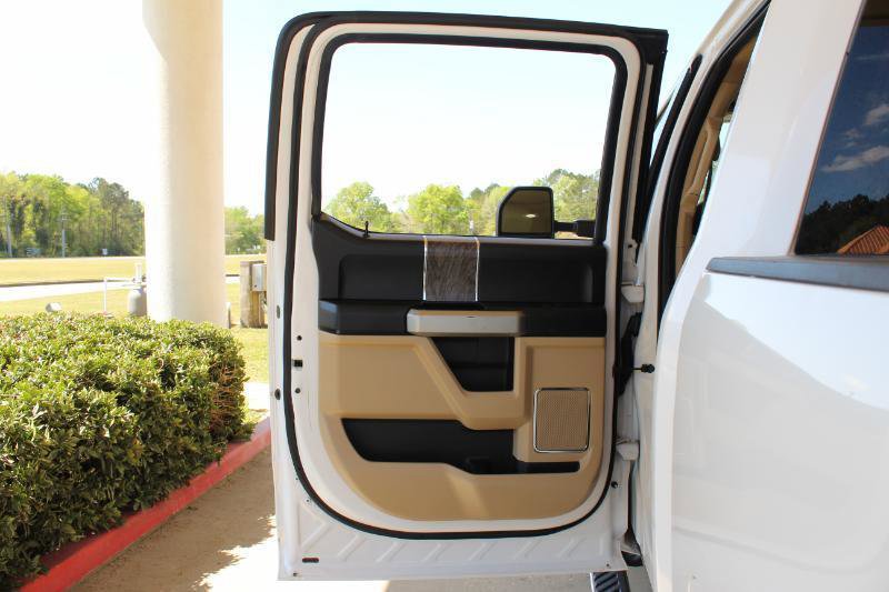 Used 2017 Ford F250 Lariat w/ Lariat Ultimate Package image 29