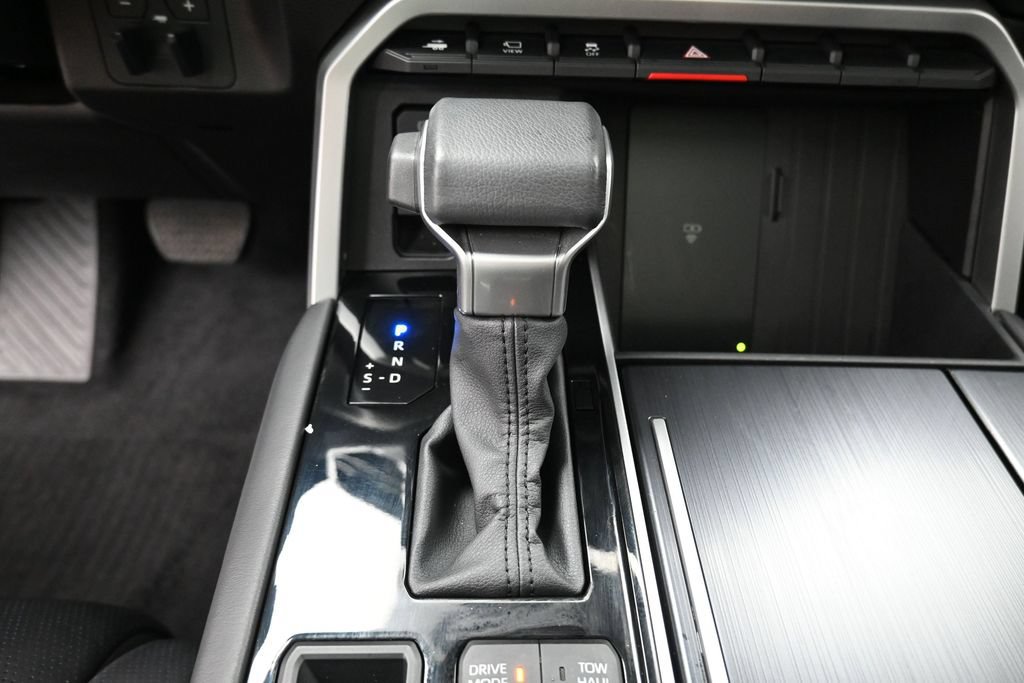 Certified 2025 Toyota Sequoia Platinum AWD/4WD image 25