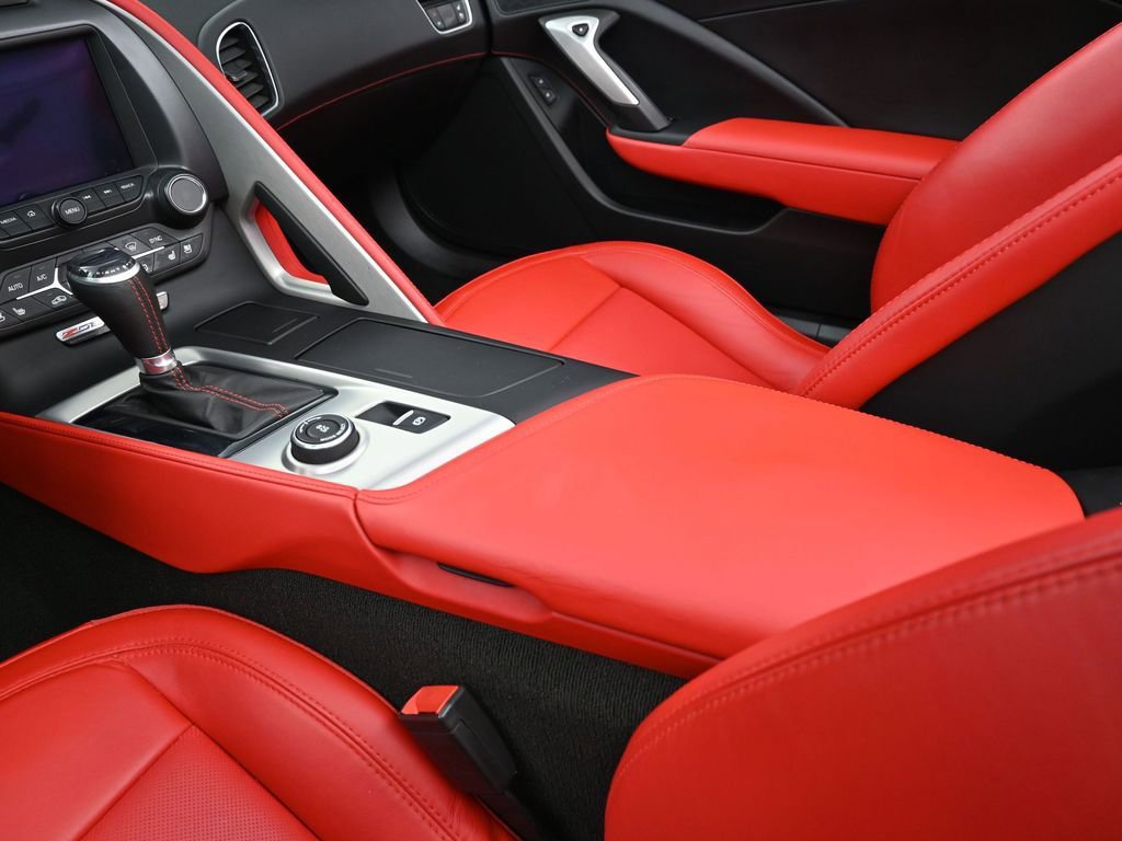 Used 2015 Chevrolet Corvette Z06 w/ 3LZ Preferred Equipment Group image 18