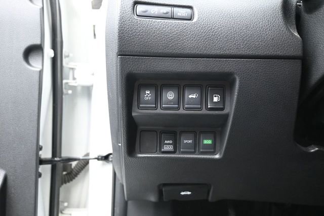 Used 2020 Nissan Rogue SV AWD/4WD image 15