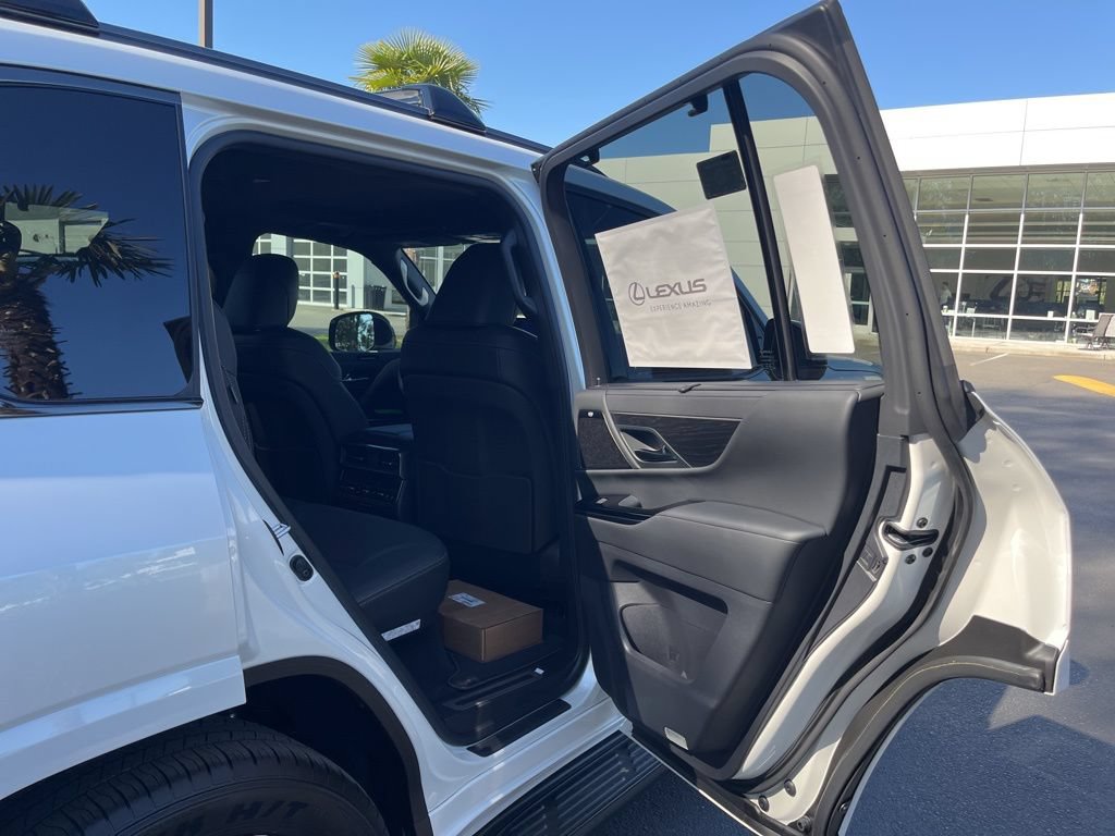 New 2026 Lexus LX 700h Luxury w/ Appearance Package AWD/4WD image 16