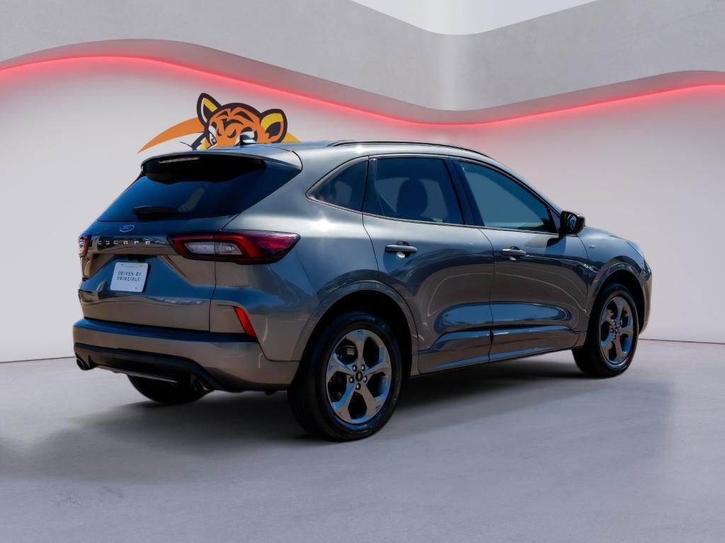 Used 2024 Ford Escape ST-Line image 5