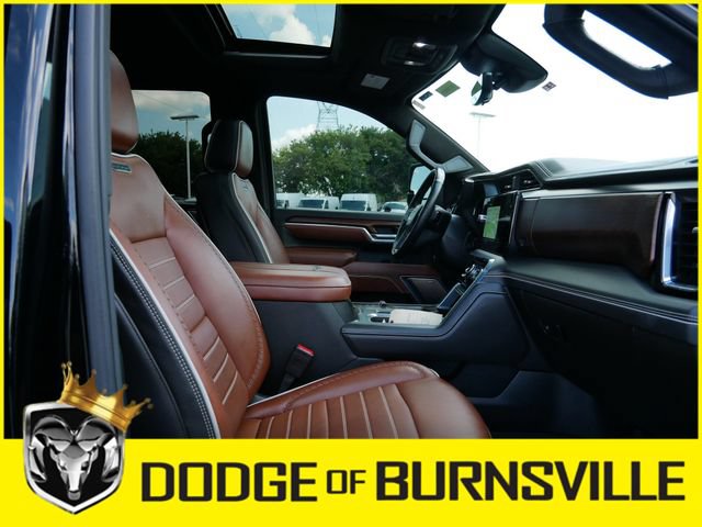 Used 2025 GMC Sierra 3500 Denali Ultimate w/ Snow Plow Prep/Camper Package AWD/4WD image 16