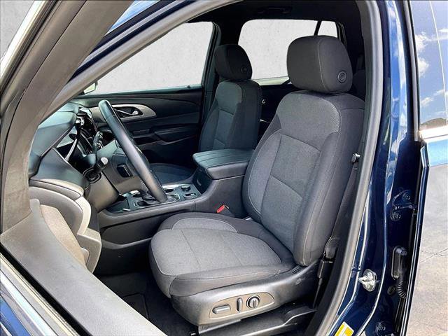 Used 2023 Chevrolet Traverse LT FWD image 27