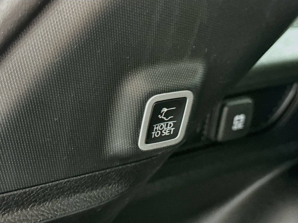 Used 2024 Jeep Grand Cherokee Altitude AWD/4WD image 31