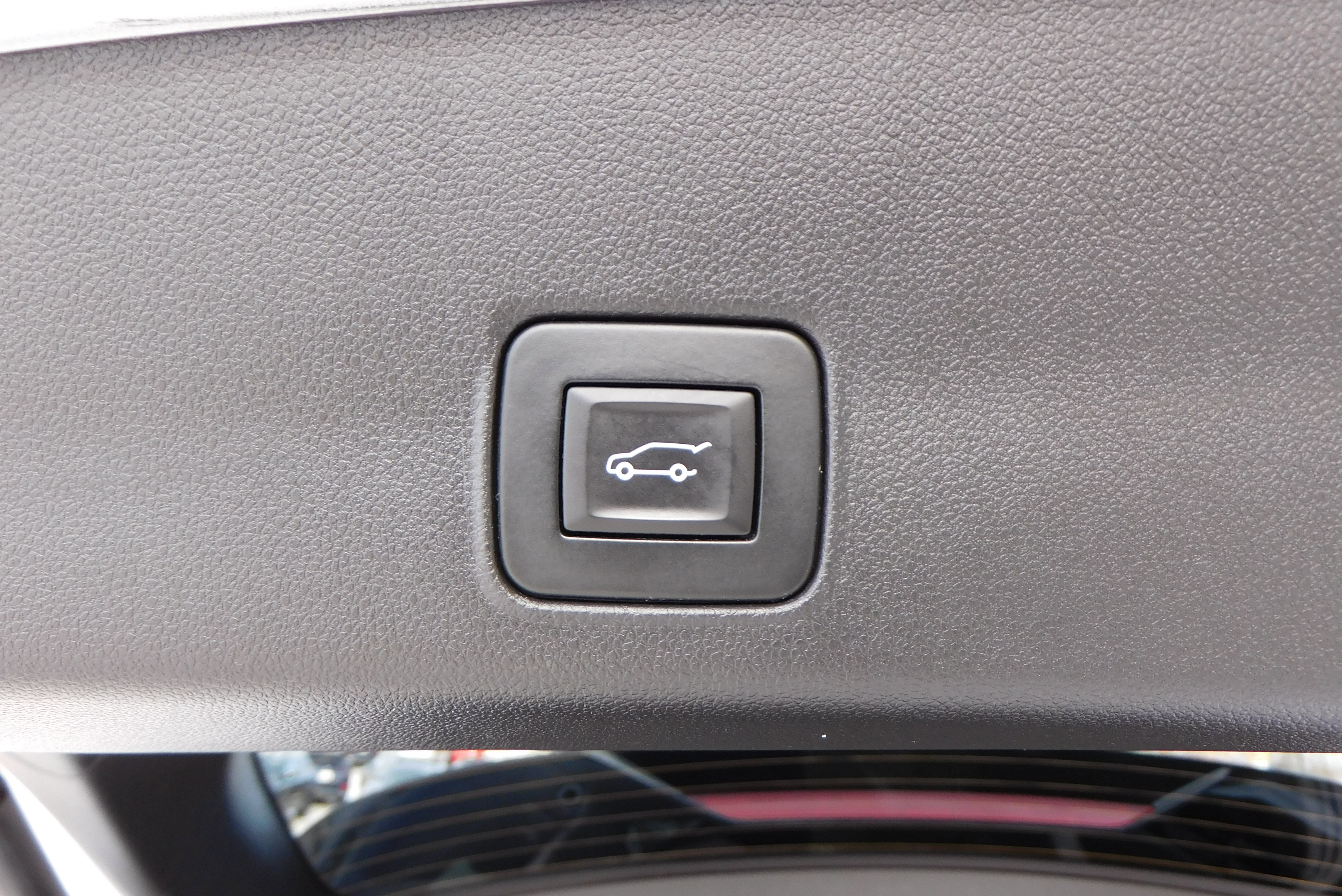 Used 2024 Chevrolet TrailBlazer RS w/ Convenience Package image 39