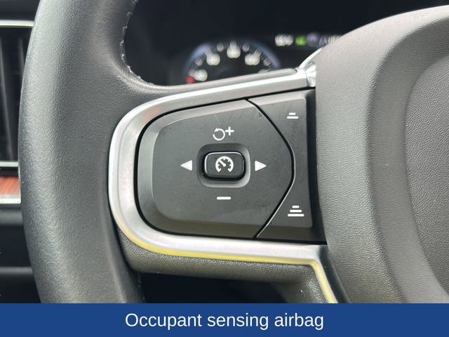 Used 2022 Volvo S60 B5 Inscription image 22