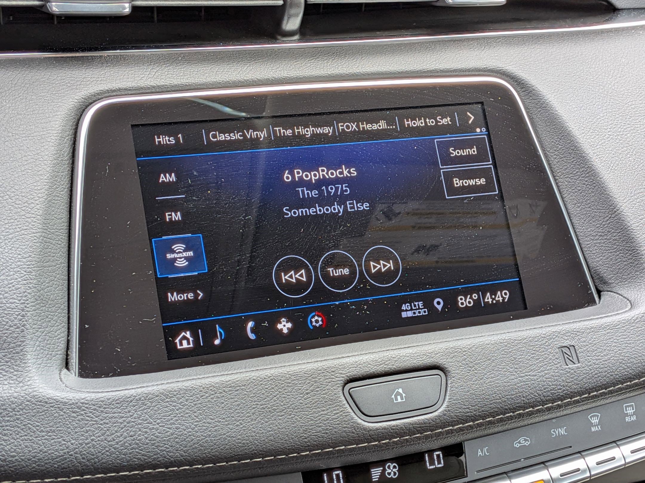 Used 2019 Cadillac XT4 Premium Luxury w/ Cold Weather Package FWD image 21