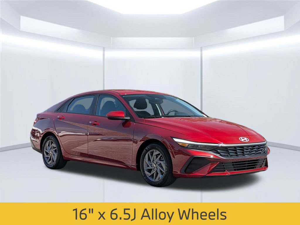 Used 2024 Hyundai Elantra SEL FWD image 10