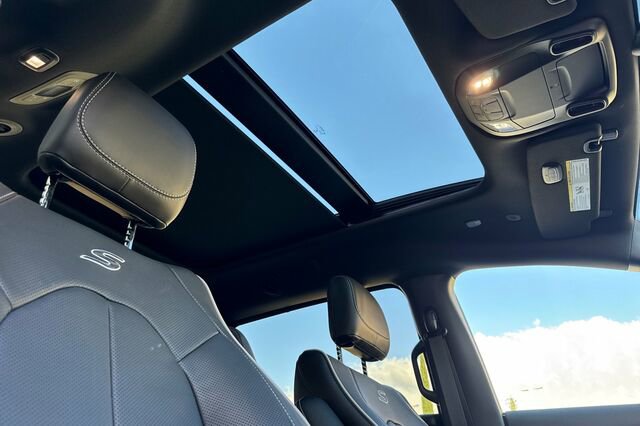 New 2026 Chrysler Pacifica Limited w/ S Appearance Package image 15