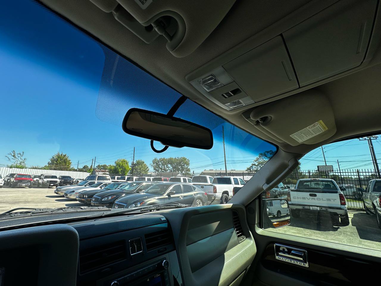 Used 2012 Lincoln Navigator 2WD image 53
