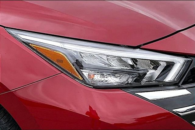 Certified 2025 Nissan Versa SV w/ Trunk Package image 27