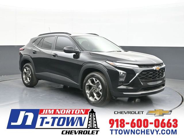 New 2026 Chevrolet Trax LT w/ Driver Confidence Package FWD image 1
