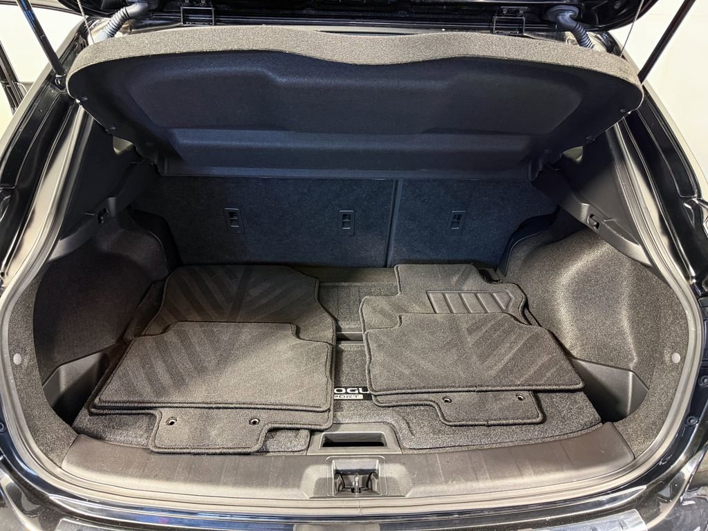 Certified 2022 Nissan Rogue Sport SV image 35