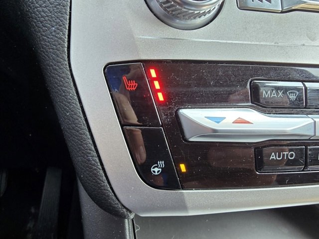 Used 2022 Ford Explorer XLT w/ Equipment Group 202A image 21