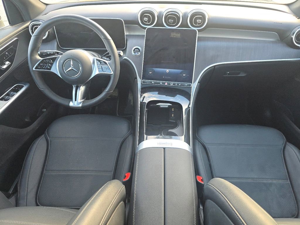 Used 2026 Mercedes-Benz GLC 300 4MATIC image 23