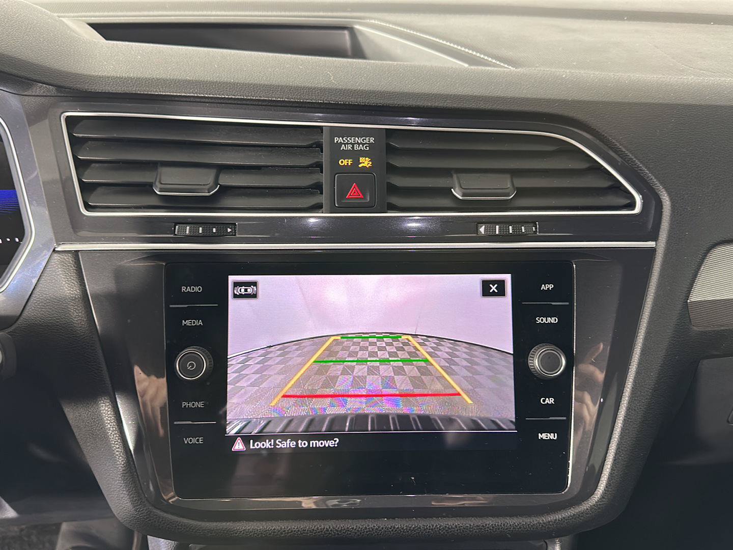 Used 2024 Volkswagen Tiguan SE R-Line AWD/4WD image 17