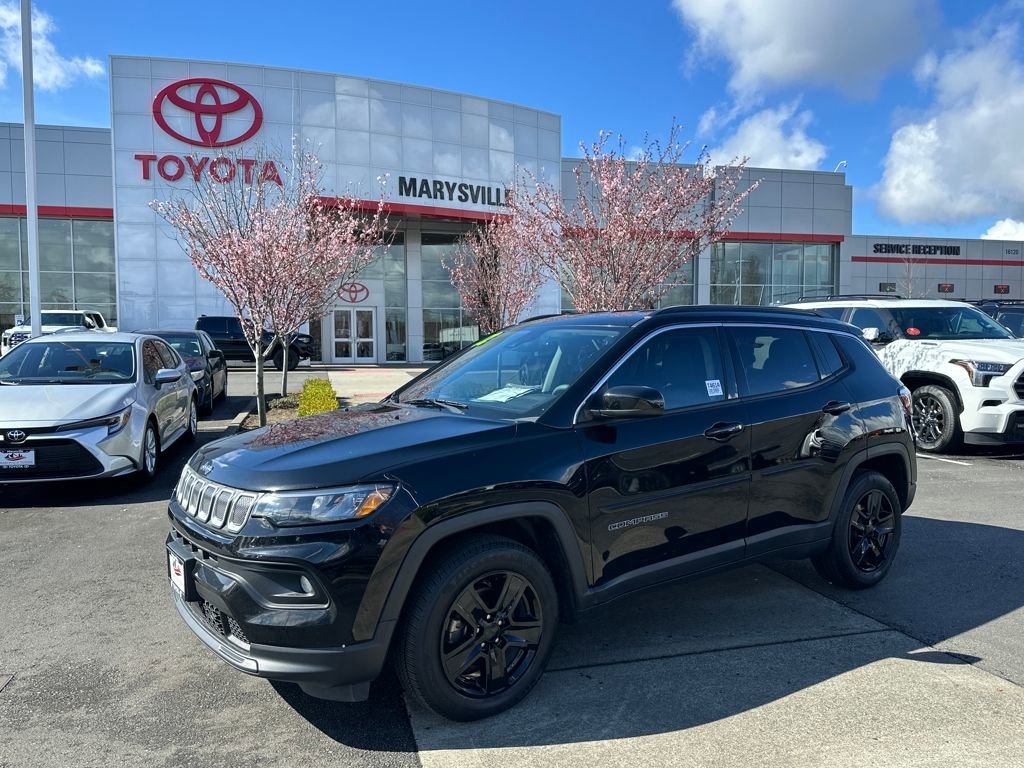 Used 2022 Jeep Compass Latitude image 1