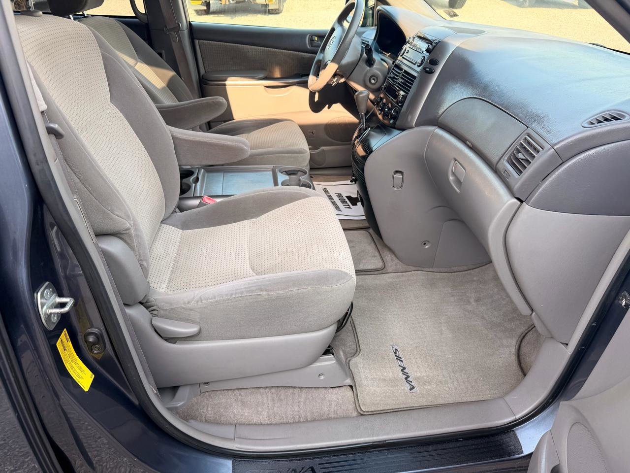 Used 2010 Toyota Sienna CE FWD image 8