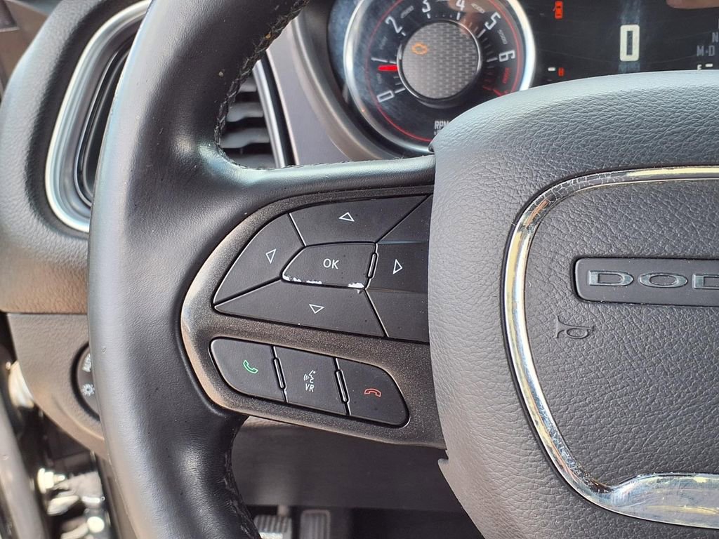 Used 2020 Dodge Challenger SXT RWD image 30
