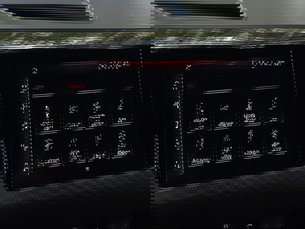 Used 2022 Audi RS e-tron GT w/ Carbon Performance Package image 46