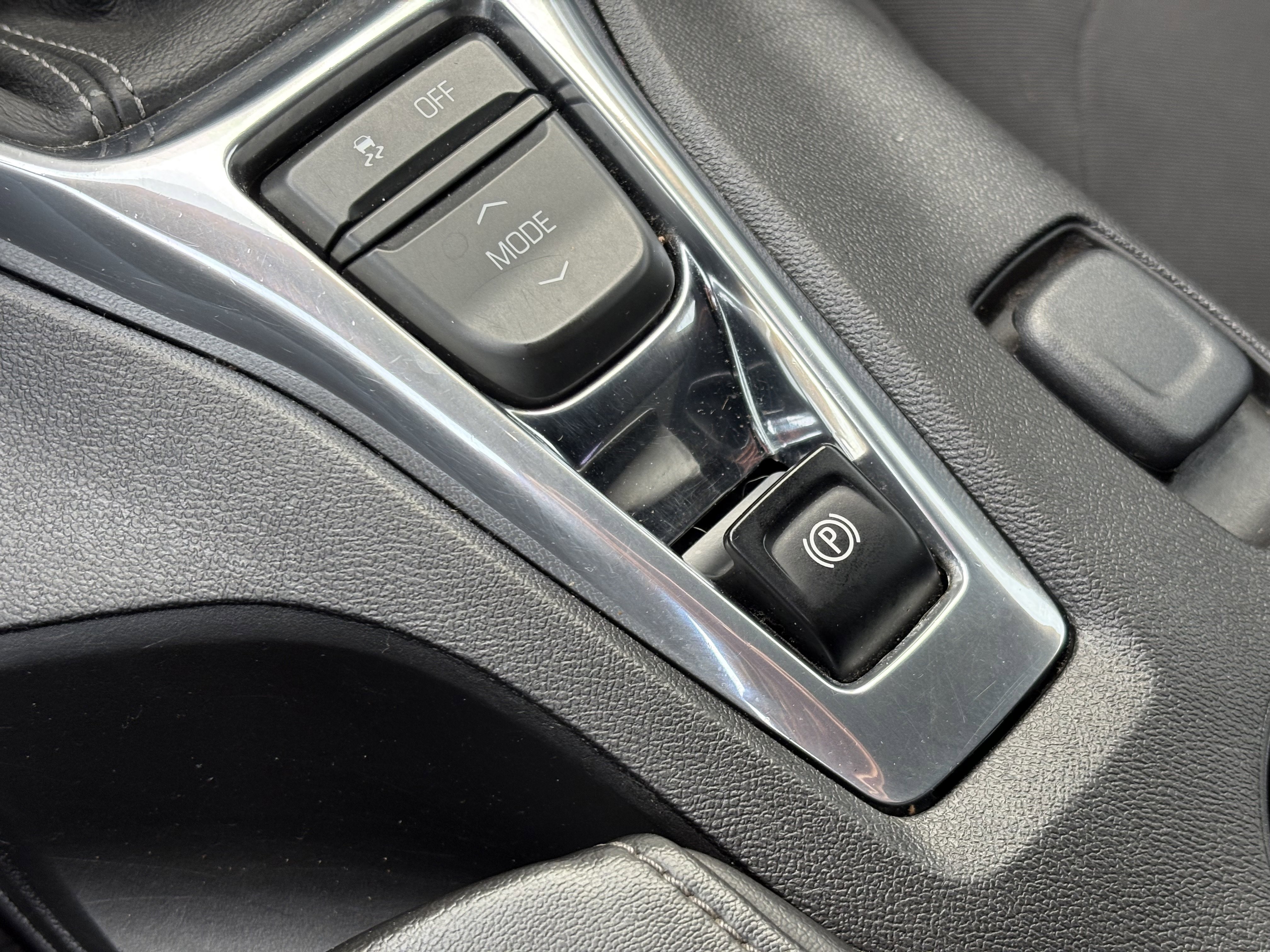 Used 2017 Chevrolet Camaro LT image 23