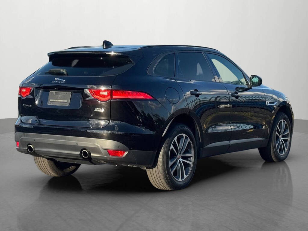 Used 2018 Jaguar F-PACE Premium image 2