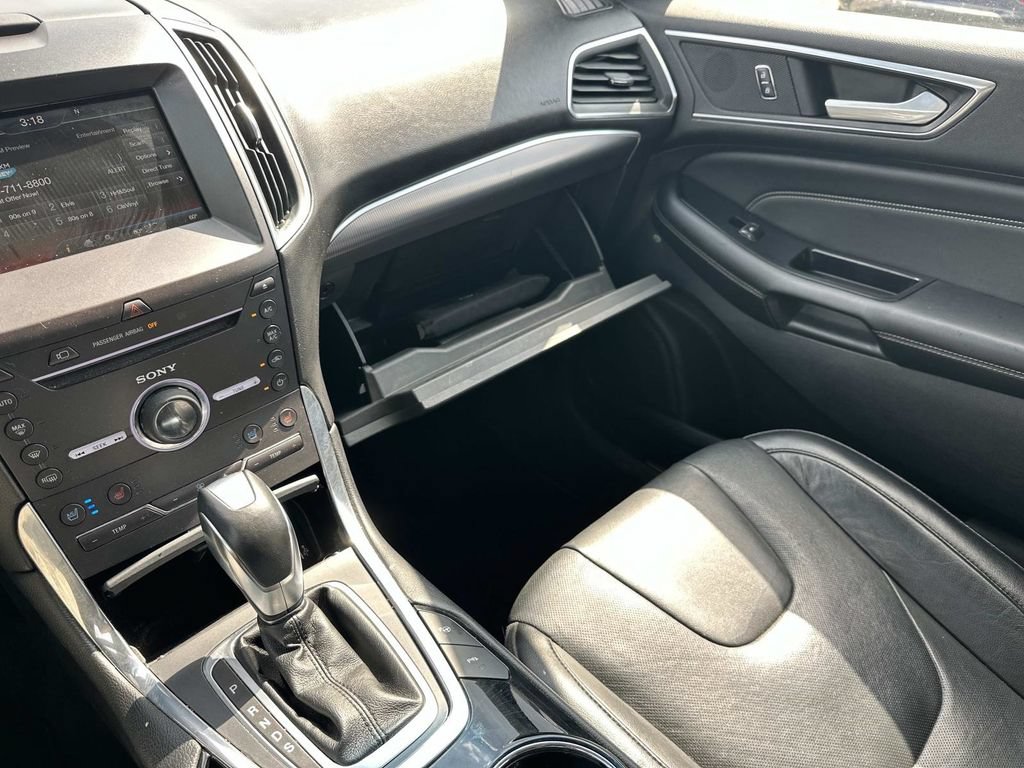 Used 2015 Ford Edge Titanium w/ Equipment Group 302A AWD/4WD image 34