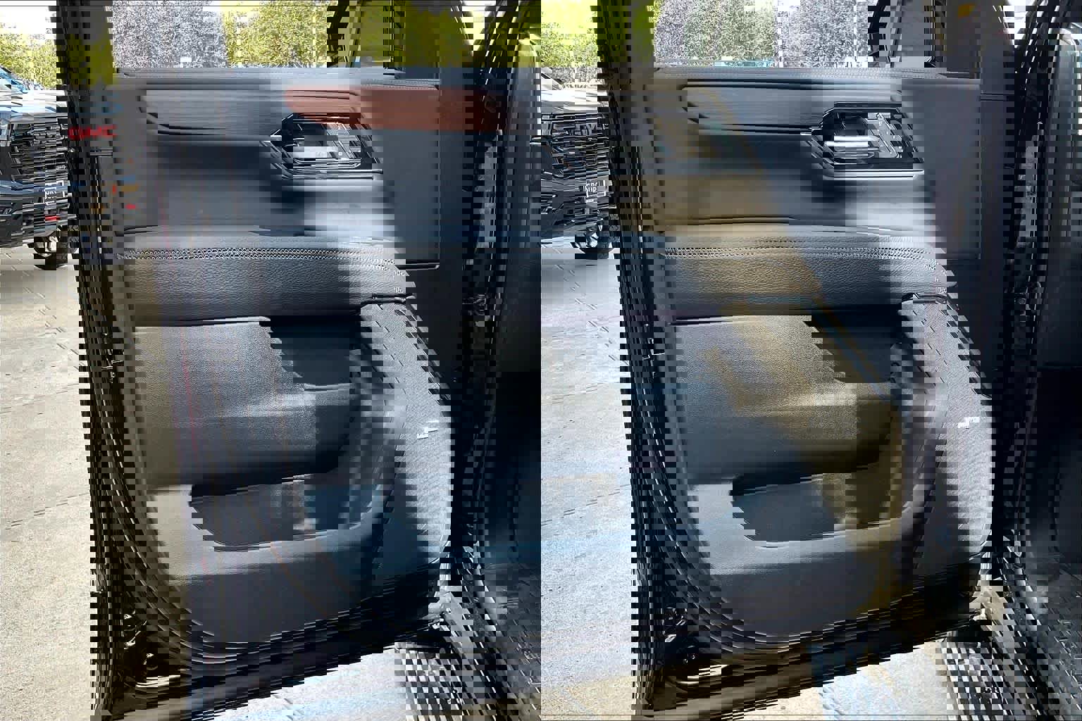 New 2026 GMC Yukon Denali w/ Sun & Power Step Package image 13