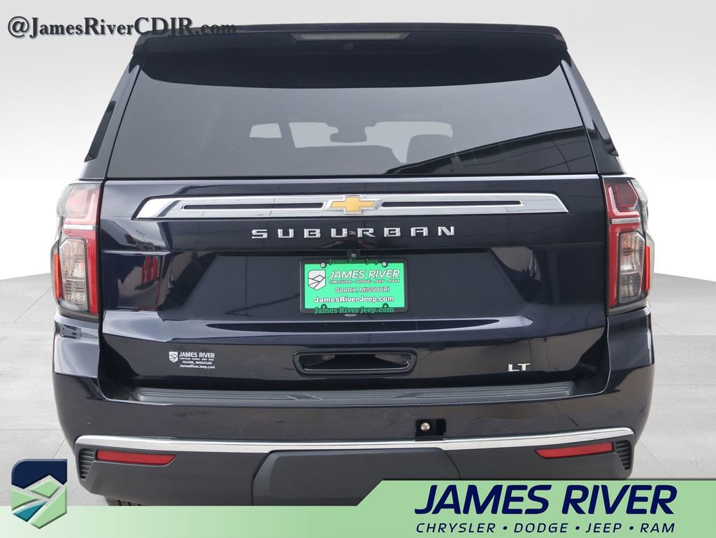 Used 2024 Chevrolet Suburban LT image 4