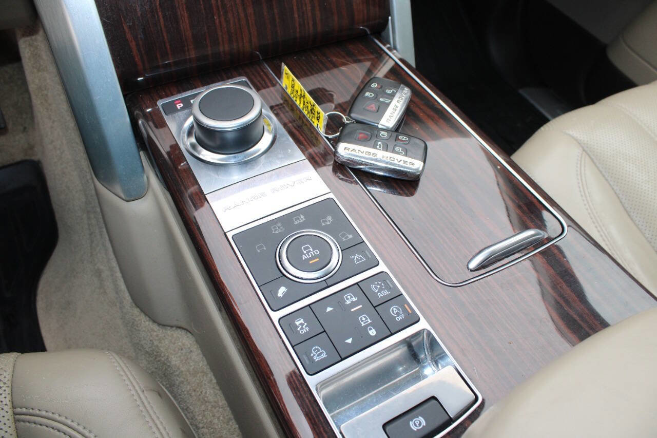 Used 2016 Land Rover Range Rover HSE image 18