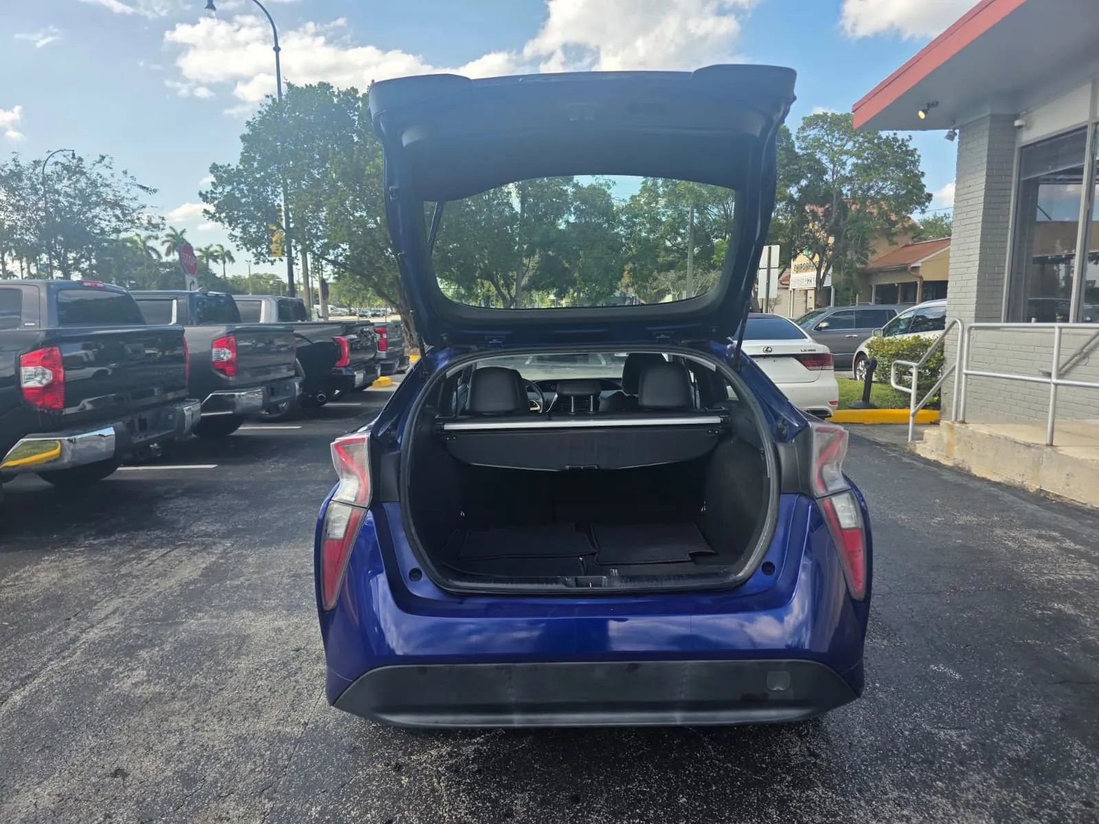 Used 2016 Toyota Prius Four Touring FWD image 7