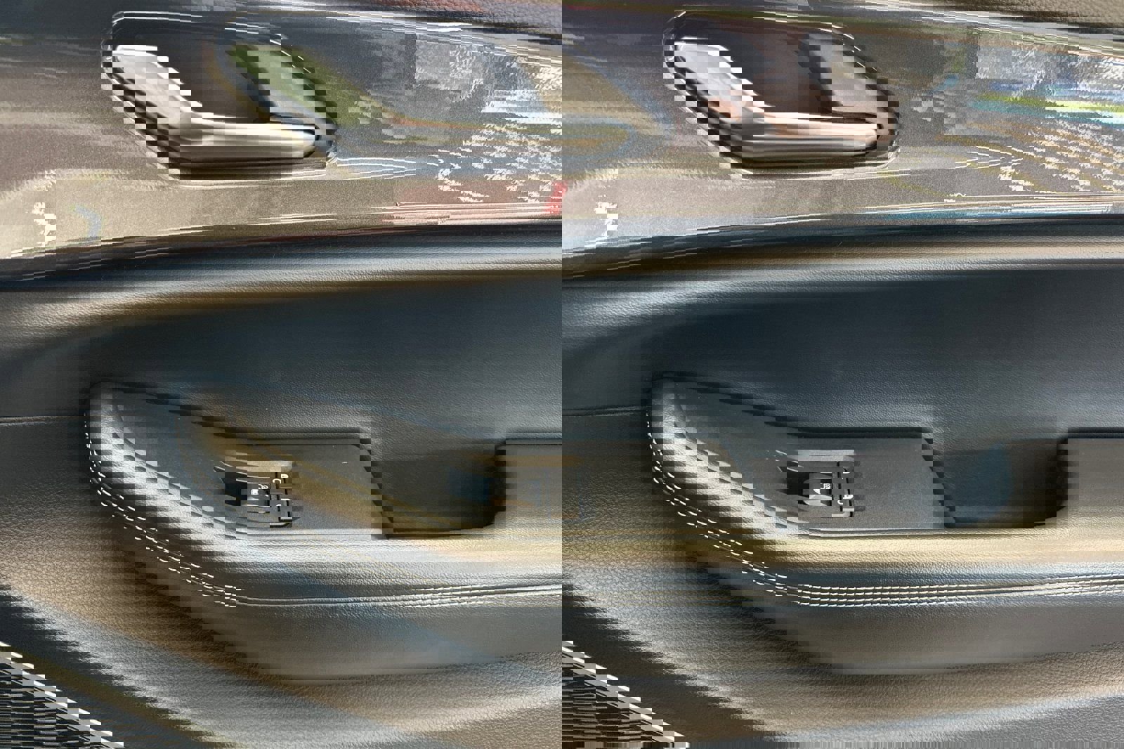 Used 2021 Jeep Grand Cherokee L Laredo w/ Luxury Tech Group I image 21