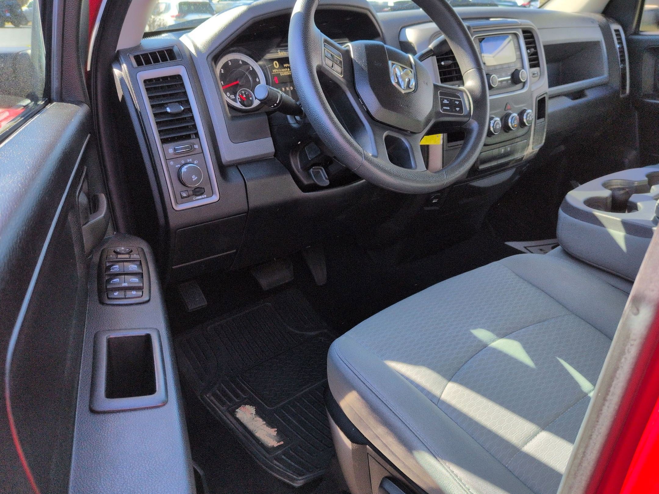 Used 2014 RAM 1500 Express image 11