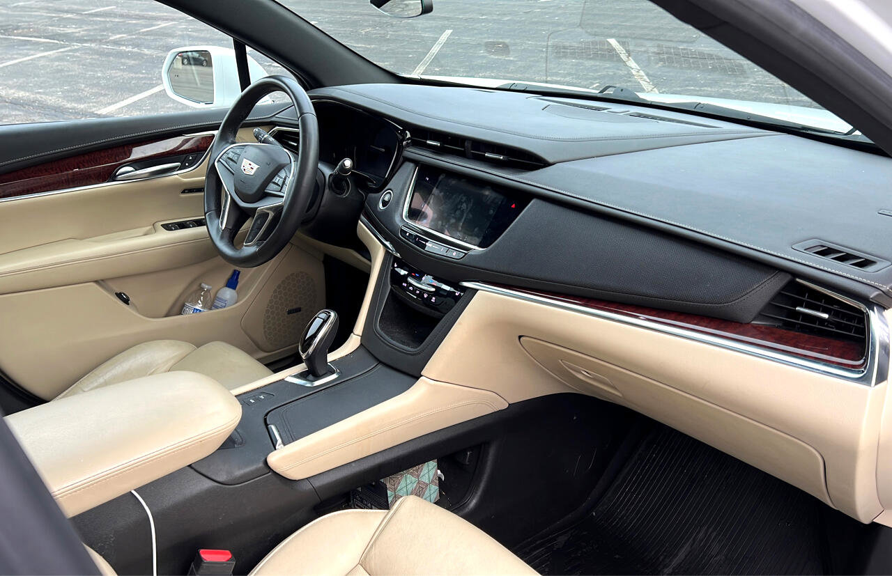 Used 2017 Cadillac XT5 Luxury w/ Driver Awareness Package image 9