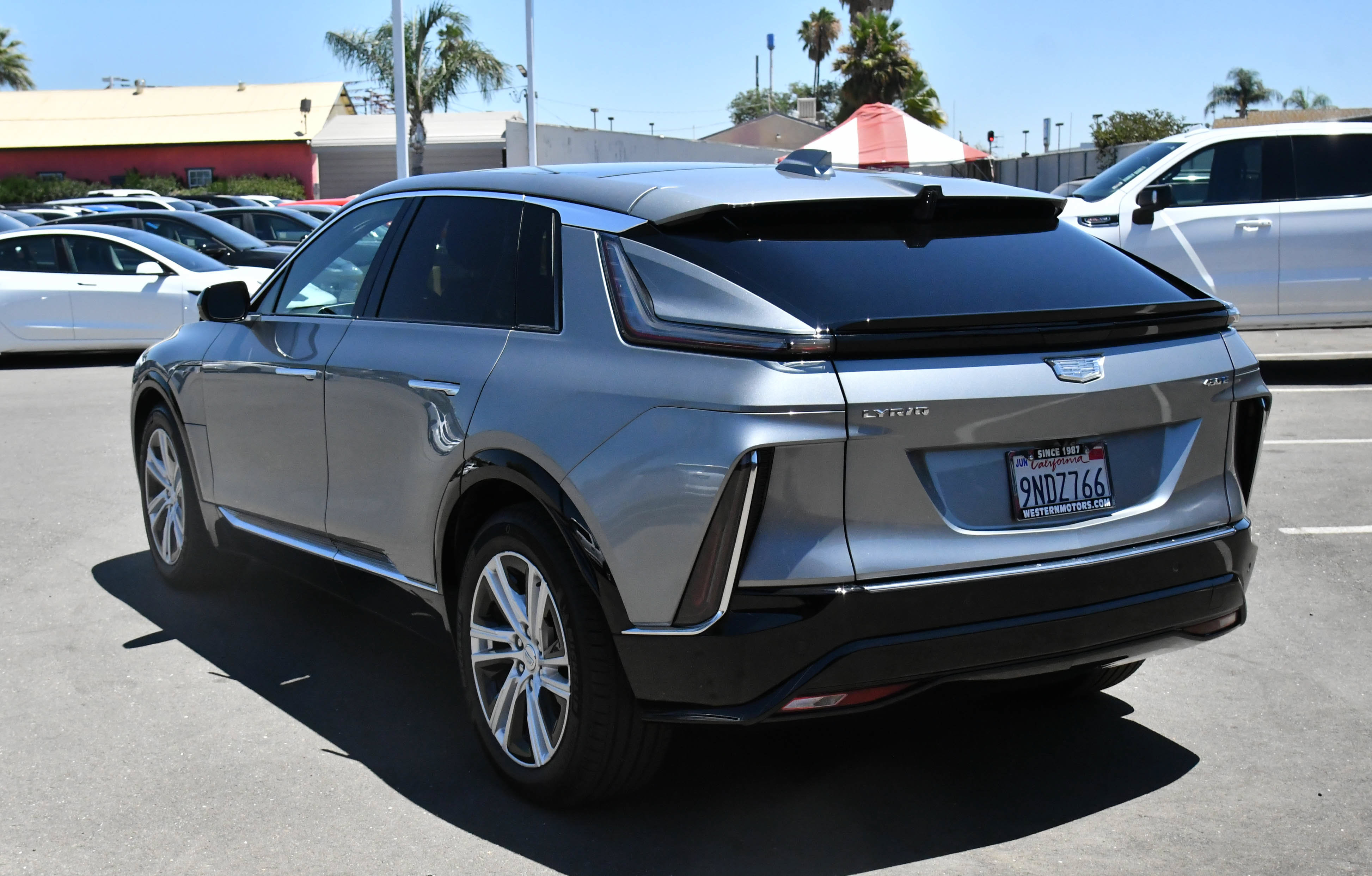 Used 2024 Cadillac Lyriq Tech RWD image 6